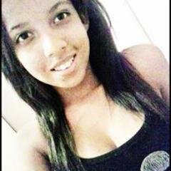 Eu que vivo com α cαbeçα nα luα, com músicα no ouvido e corαção nα bocα :)
eu sou meninα e mulher, eu sei muito bem o que quero .