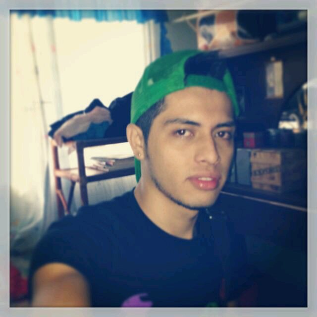 Inteligente, divertido, amigablen guapo (simpatico) de sentimientos bonitos 3325BB09 wthas app 9932601316