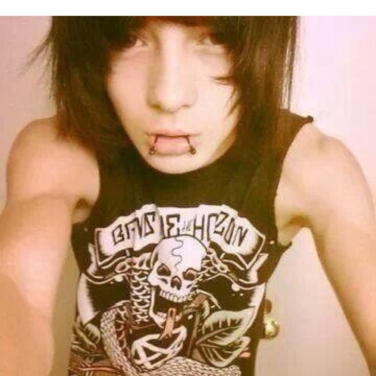 hi_im_will_'s profile picture. Dead, Gone.