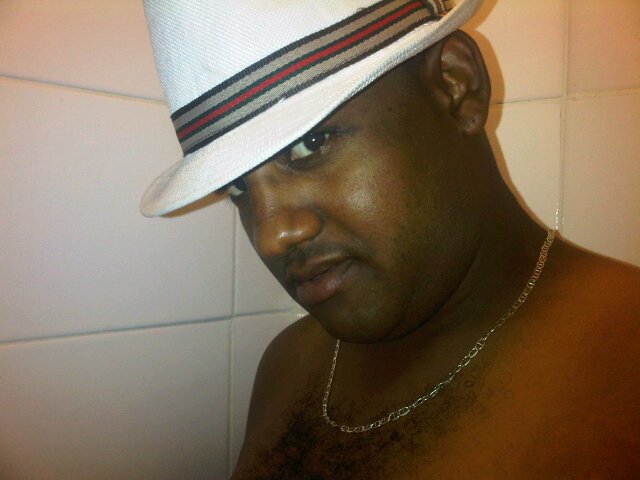 ronnyrafel87's profile picture. 