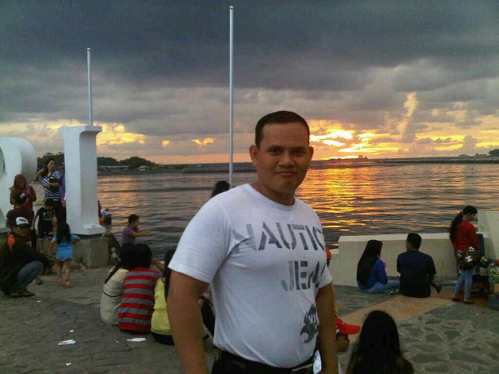 Hendra13564370's profile picture. Try and try again may the last is success,let's go greend