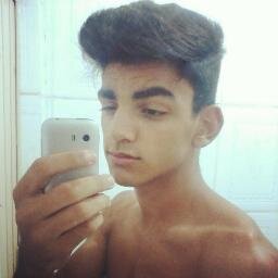 Criador do @ParaVlog, Fã do @NxZeroOficial , @JorgeeMateus ,@cwtvd