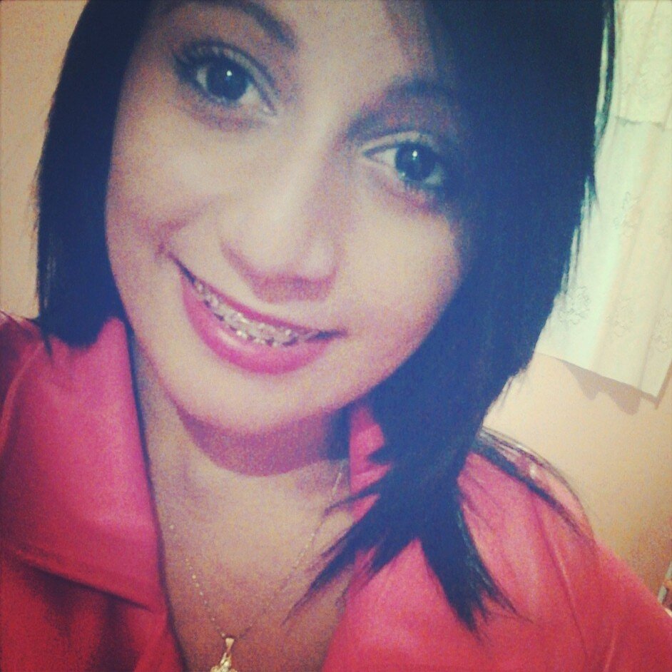 Sou feliz da minha maneira e não mudo por ninguem *-*