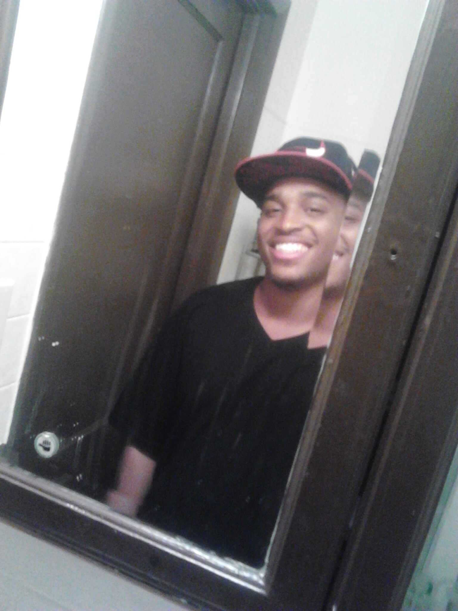FUCK EVERYTHING U LIVE FOR; I LIVE EVERYDAY LIKE IT'S MY LAST; STACK MY PAPER AN STAY 100