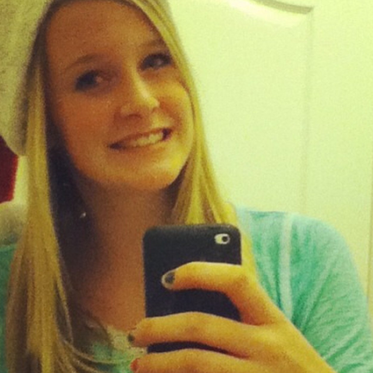 Blonde, ed sheeran lover, professional fangirl and one direction nerd and a bit girl code obsessed (; . Talk shit get hit