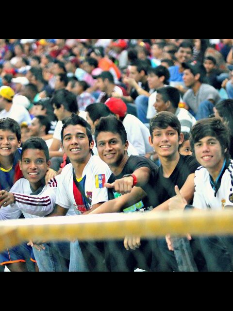 Mi Sangre no es Roja, !Es VINOTINTO♥                              HalaMadrid!                   •Instagram; migueljimenez17