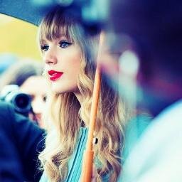 Swiftie and potterhead, beijos.