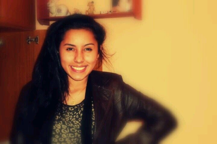 Hola wachéeen, soy Iván pero el twitter es de Mayra ok? witres, es mi amiga y ojo porque la cuido :ss te amo idiota :3