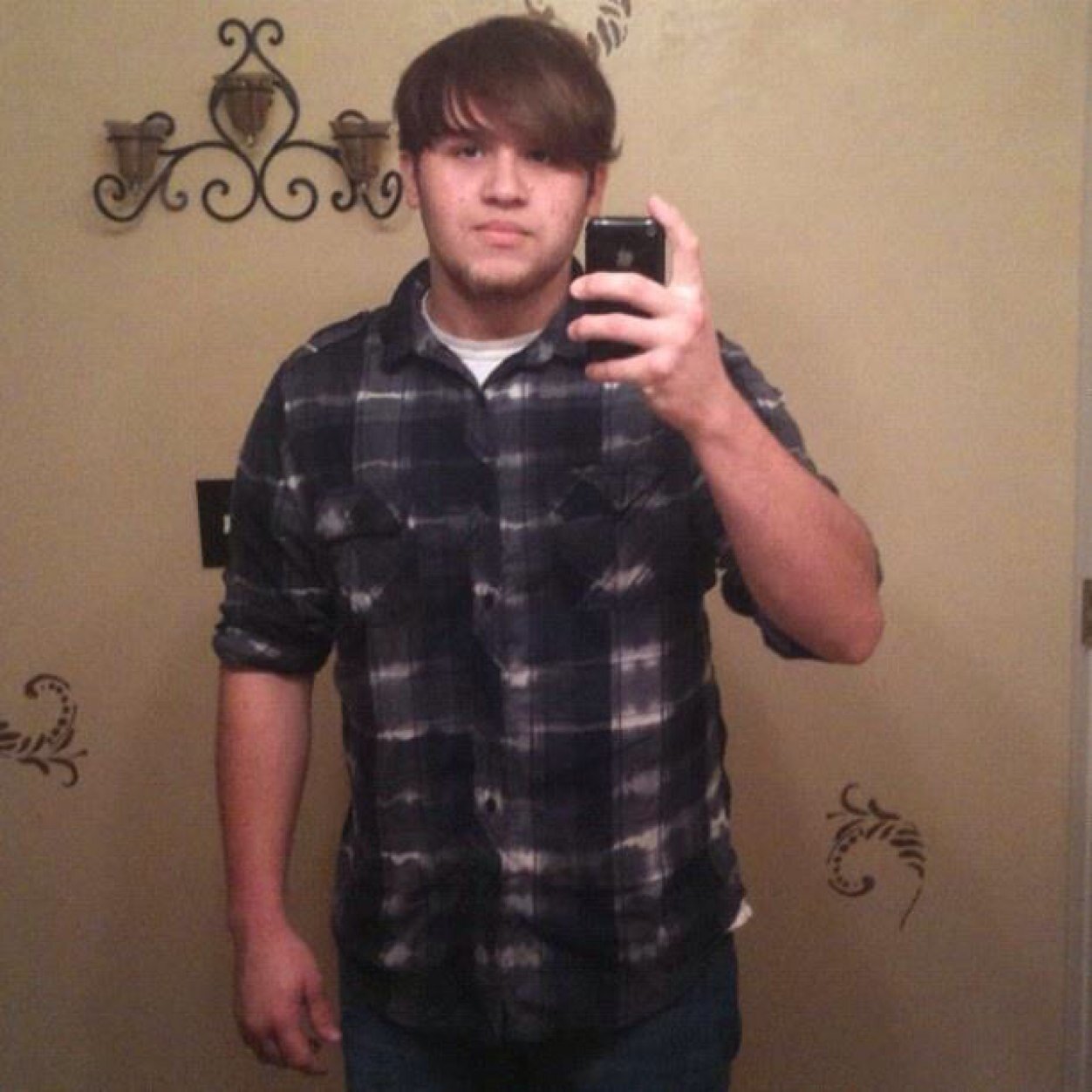 I am 23. I work with UniFirst as a loader. i play Xbox in my spare time. Looking for a friendly duel on Dark Souls/Dark Souls 2? Add me! AirKingTakizawa