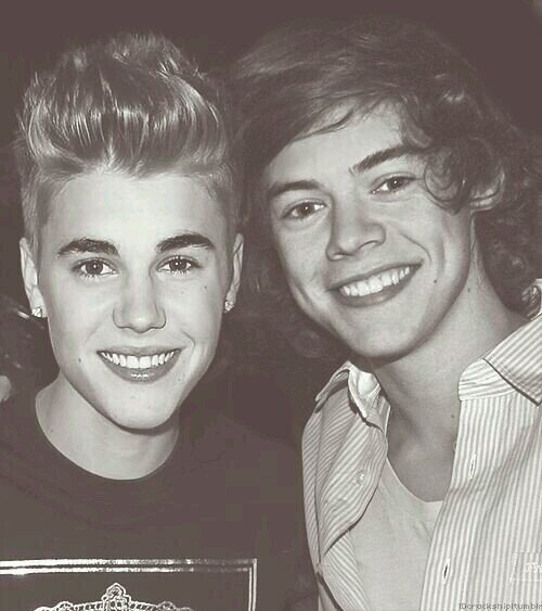 Duas Meninas Doidas Por um biba e 5 veadinhos *--*