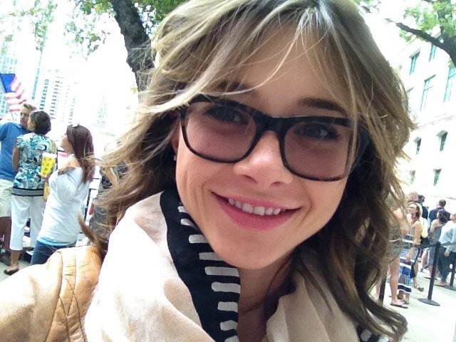 I'm a girl who doesn't tell you about herself just in 160 characters ;-)