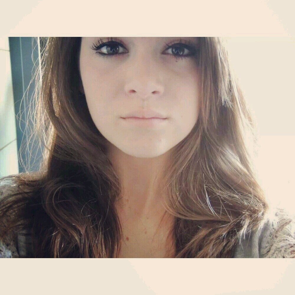 edendesclaux8's profile picture. J'aime mon copain plus que tout ! Instagram: edendesclaux8 et Ask: EdenDesclaux