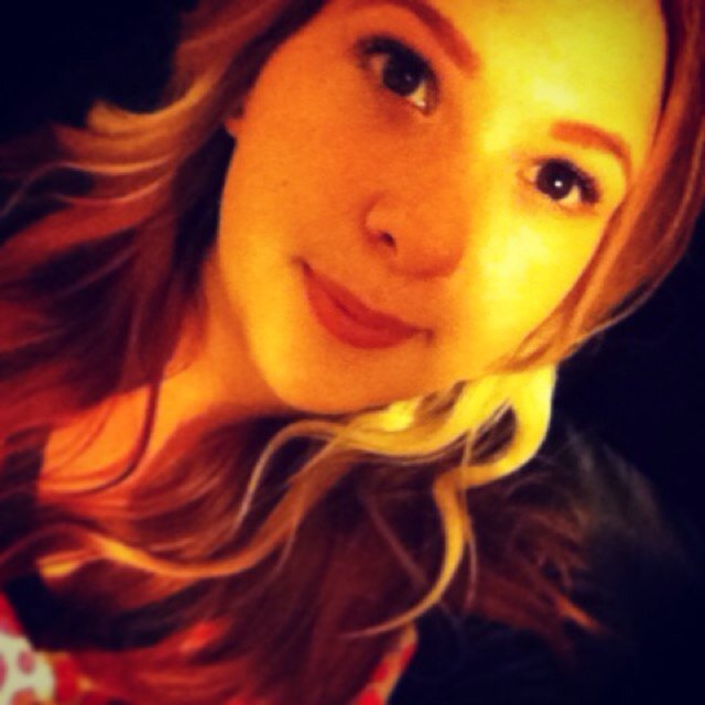 Helloo my name is Heather im 19