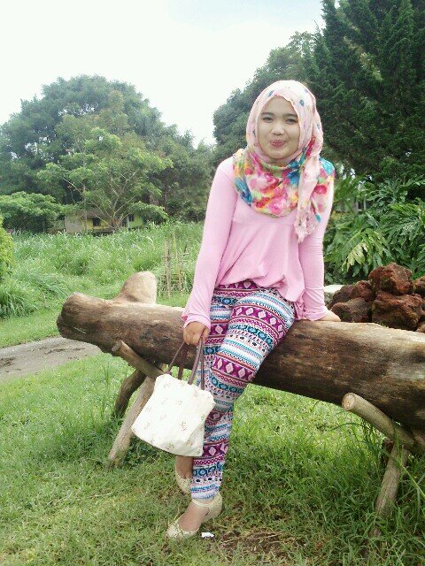 @wibisanapuji's | owner Look Pretty Hijab Shoo ( @LOOKPRETTY1)