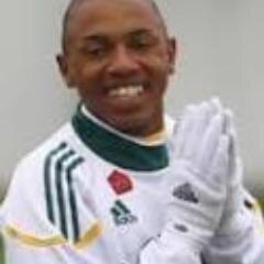KV Oostende Midfielder Andile Jali Hilarious/Funny Facts. Alonso+Carrick+Busquets+Fletcher+Gattuso= Andile Jali. 30/01/2014