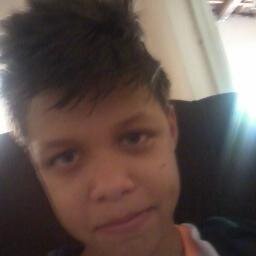 Meu Nome eh,Gulherme,S  , eu tenho14 anos, e moro no Brasil ...,e se quiser me conheçer mais só me seguir,