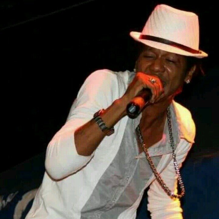 Jamaican Reggae Singer and Songwriter Email: syngerblazze@hotmail.com