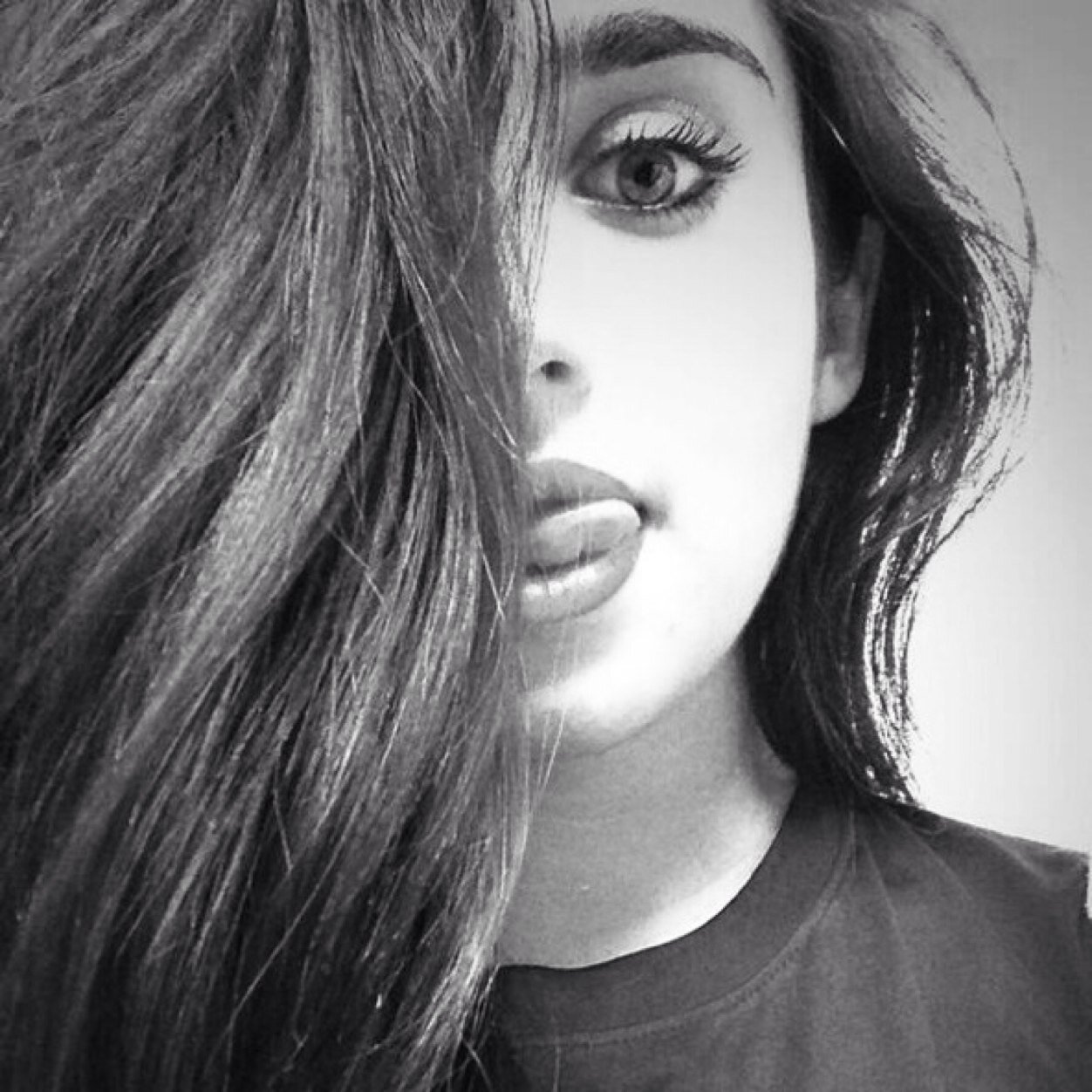 this is a free follow from @5histhebomb i flove you have a great day(: