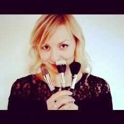 Freelance Make-up Artist and Bodypainter http://t.co/7JD6e0IO5W