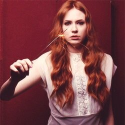 skaifai's profile picture. yo u r fab {@TlMEWAR}