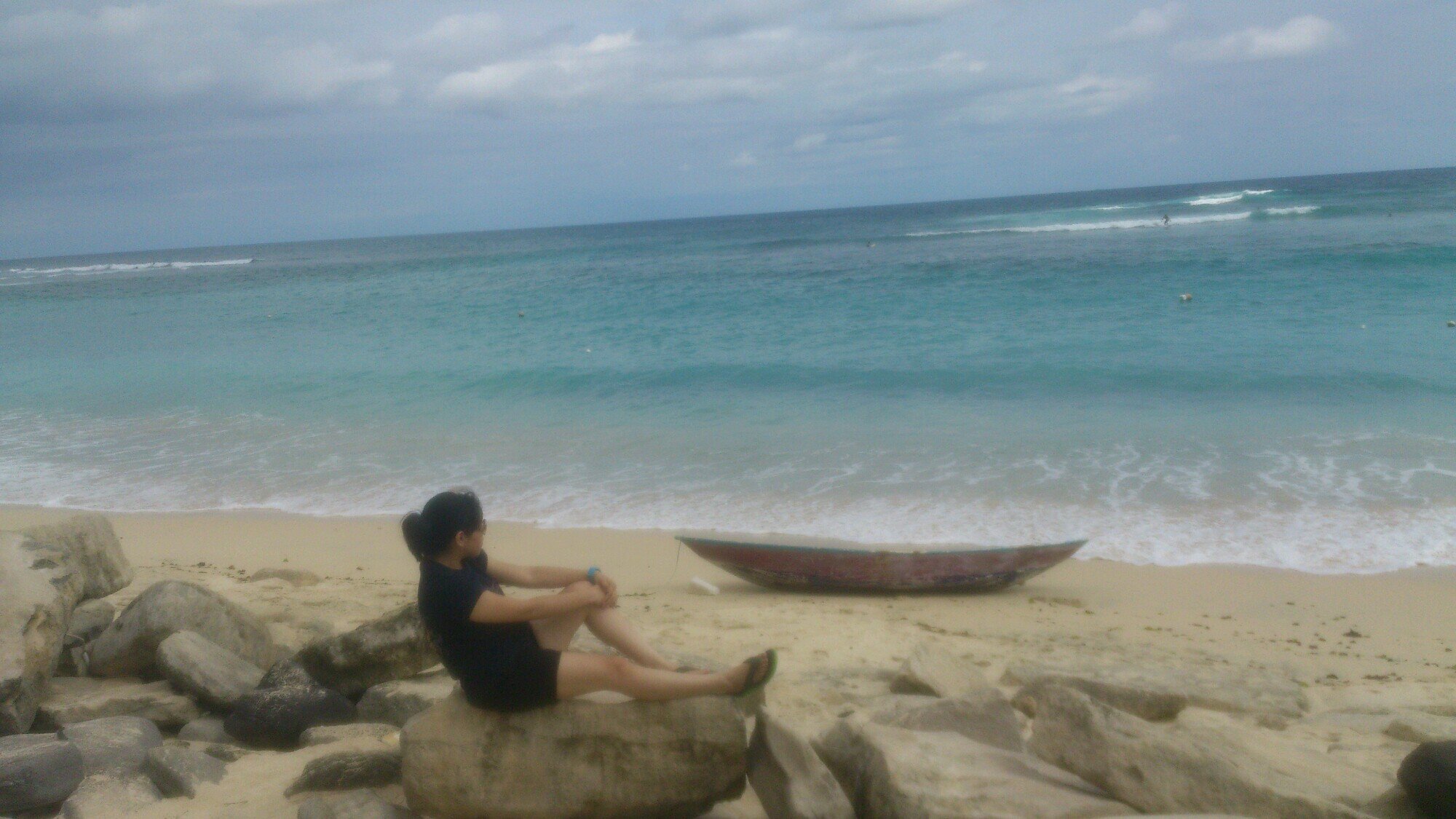 I like the smell of earth, the touch of waves, the taste of berries,the sight of trees,the sound of laughter,& the feeling of being fully alive | @erryanprakosa