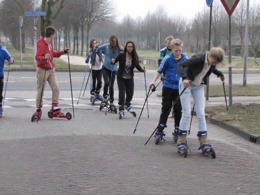 ~ Sporteosteam ~ Csgbeilen ~ doel om leerlingen te laten sporten ~ twitter mee ~ wat wil jij aan sport doen op school ?