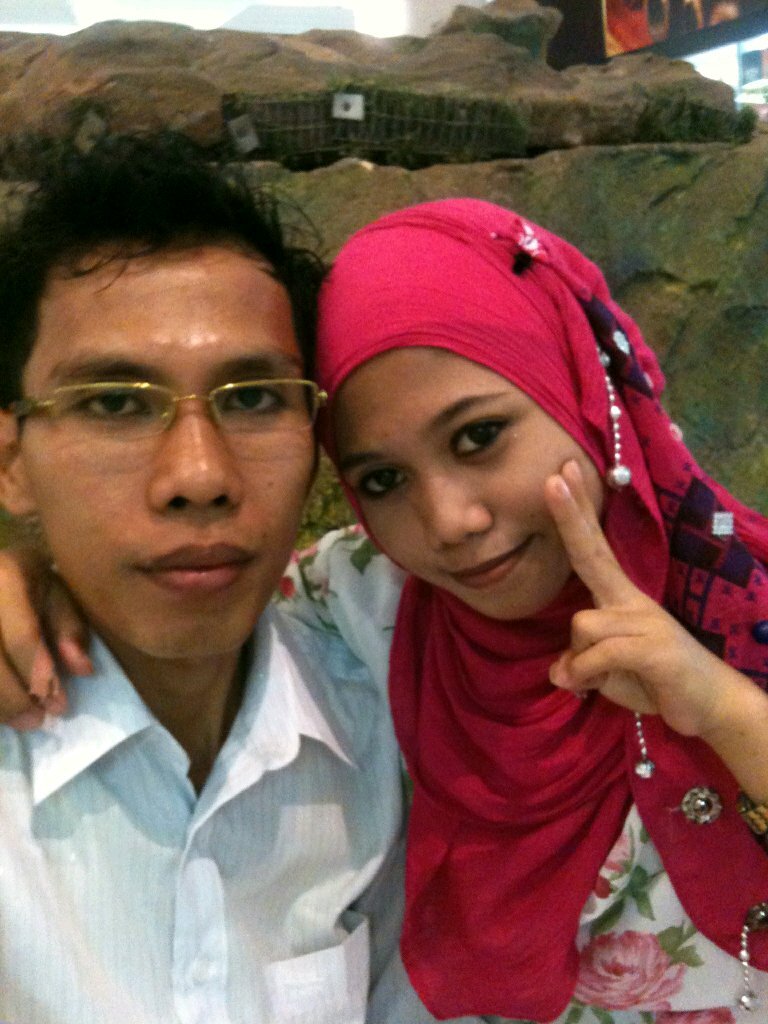 AzzaitunF's profile picture. 