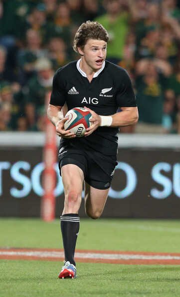 LucianJunior13's profile picture. I don't have time to describe myself in 160 characters :)