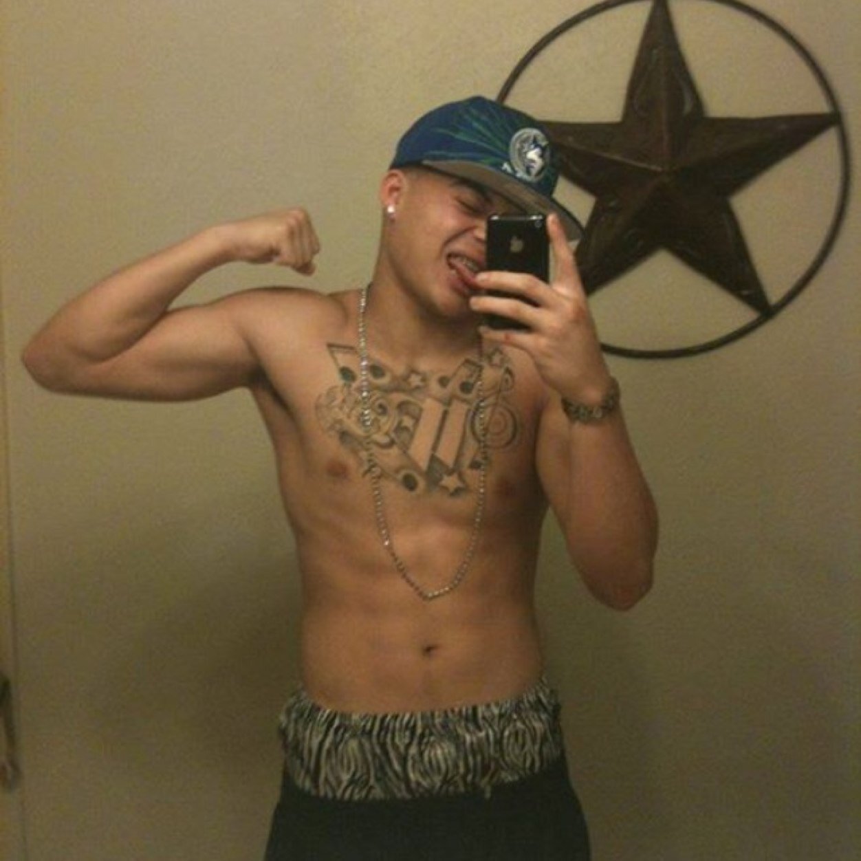 One savage ass nigga wht u see is wht u get#nawf