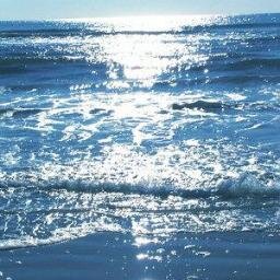 I'm into cyberspace, re-posts interesting articles, loves 2 sleep, loves 2 learn new things, loves 2 hear about friends near or far, attitude is pure Aquarius.