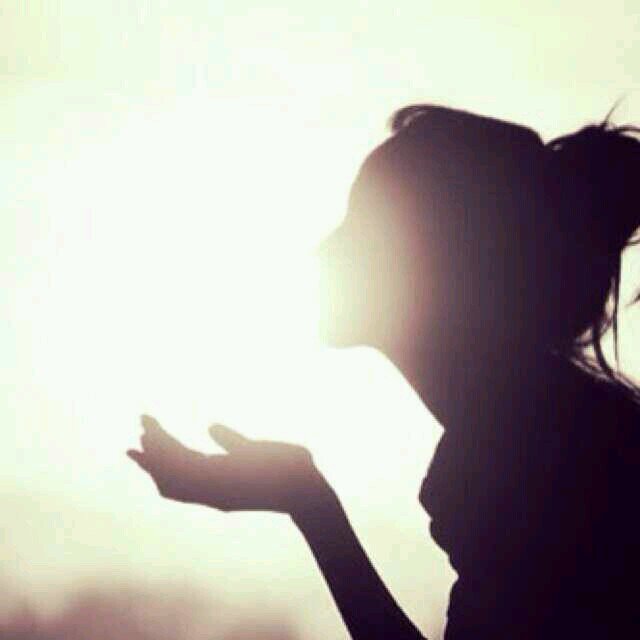 ‏وسأظلُ أحكي عنك وأقول بأنك أجمل صدف القدر ♡..