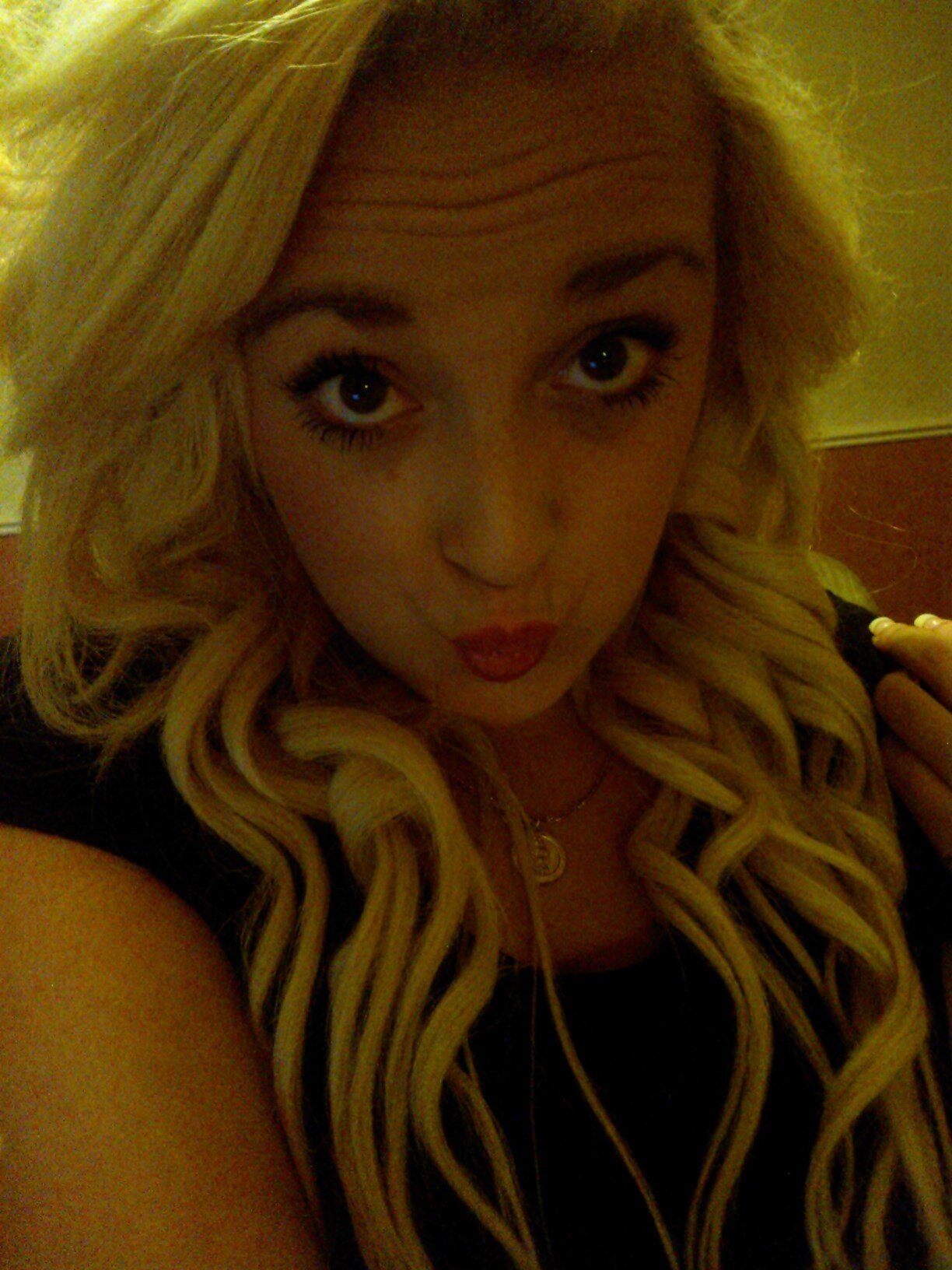 Im your typical 18 year old from Rotherham ^_^....... Love my mr cheesecake:') you will never meet a girl as crazy as me mwahaha :p