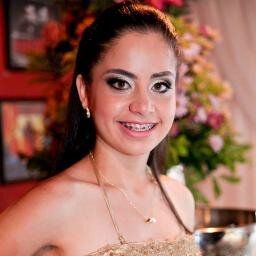 aprendi que no puedo  exigir el amor de nadie, solo puedo dar buenas razones para que me quieran!!