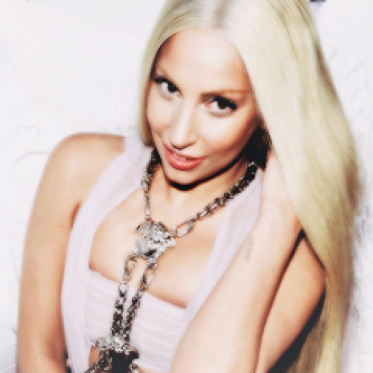 LADY GAGA PLZ FOLLOW ME!!