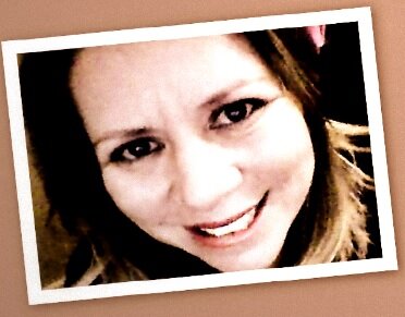 Os por ques? são para quem não acredita e os pra que? faz parte de quem sabe que vem vitórias. (Viviane Renó)