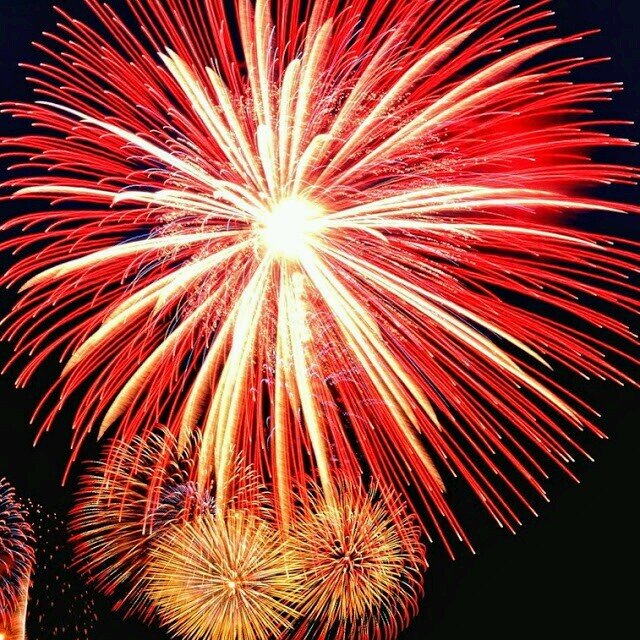vuurwerk gek{}gamer{}voetbal VVLeoloon{}C4{} matties{} yoran {} jondalar {} pascal {} harry {}