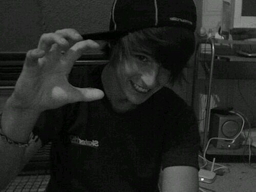 Chrisx26x's profile picture. | single | 19 | Follow me I Follow back:) |