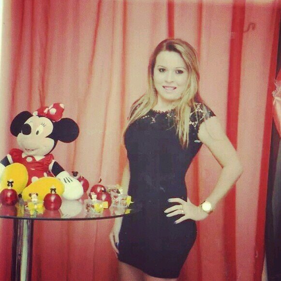 Independente do que me disserem, respondo sempre com um sorriso. Porque ser inconveniente é comum, mas ser superior, é umα Virtude..♥”