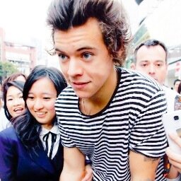 since i just gave you this free follow please go follow @narryswerve thanks!!