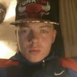 ''HATE ME FOR WHO I AM
AT LEAST I'M NOT
PRETENDING TO BE 
SOMEONE I'M NOT'' 17 YEARS |DUTCH| 0541
**