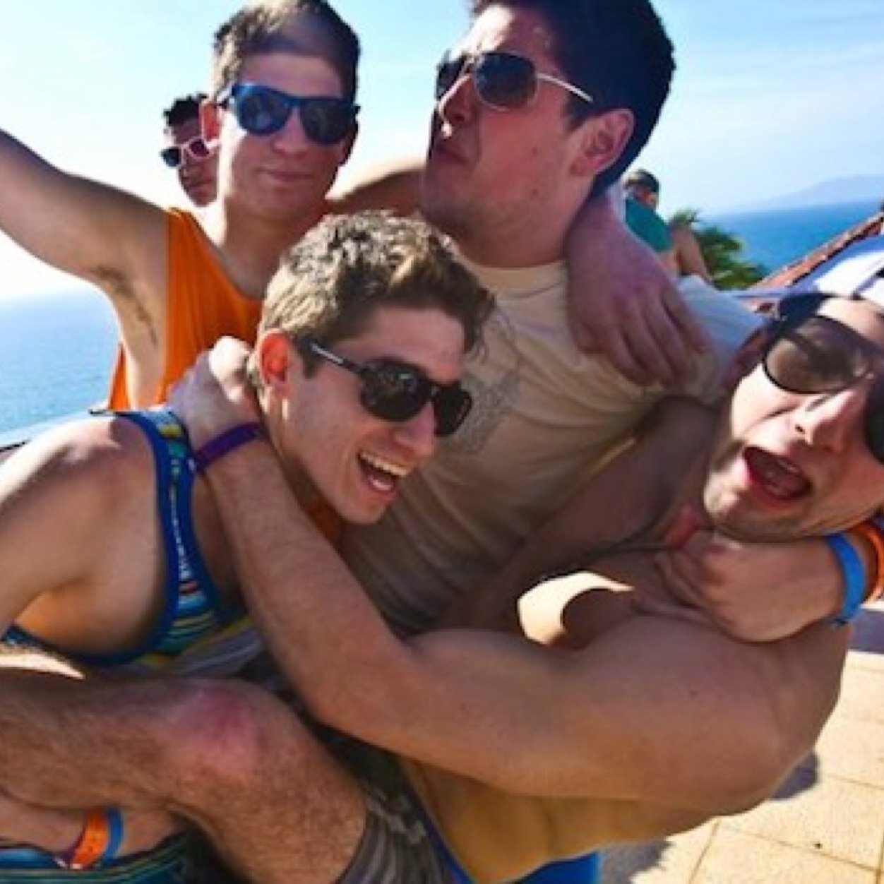 eastcollegekid's profile picture. For all the college students out there struggling to balance classes and partying