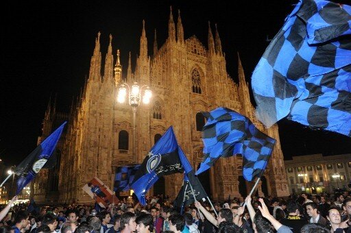 I Colori più Belli del Mondo: il Nero della Notte e l'Azzurro del Cielo! 🙂