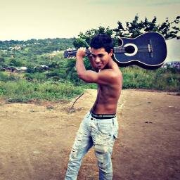 buen amigo buen ser humano me encanta las motosicletas, los carros y el futbol..... ;)