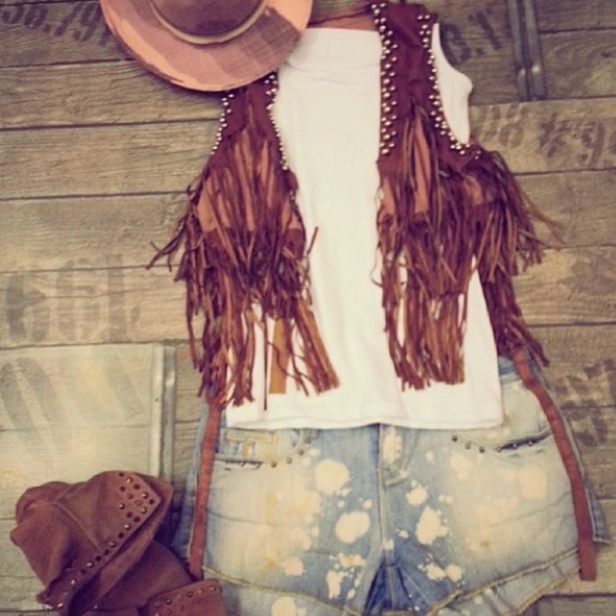 perishstylish's profile picture. If you like anything from the products I'm posting, you can order directly by calling me/texting me on my whatsapp #: +971562657850 Free delivery UAE