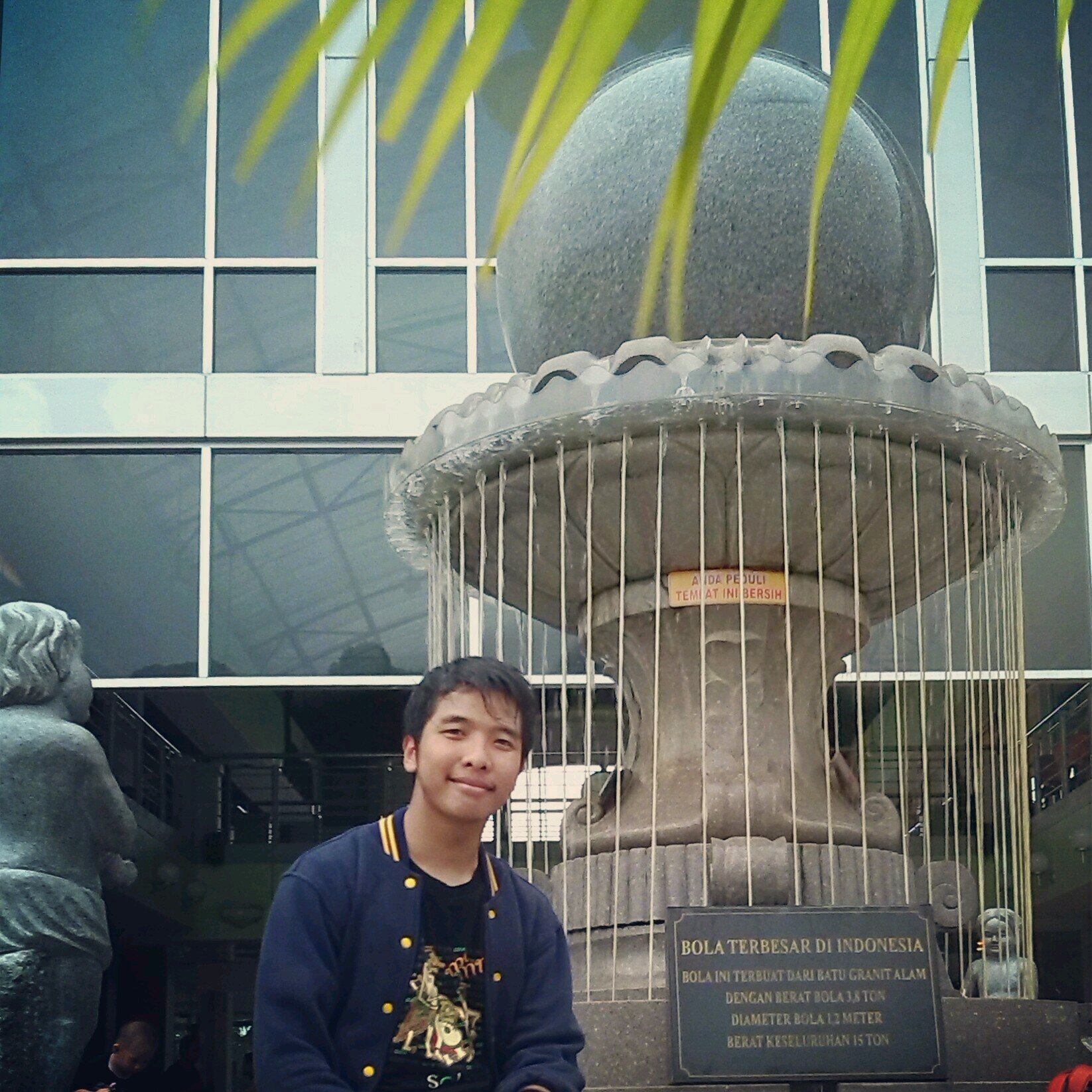 21kasena's profile picture. easy to smile. easy going. easy. just a boy making his way become a man.