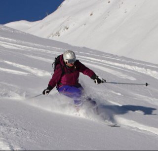 angelatwickel's profile picture. 