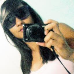 Não sei amar
pela metade,

Não sei viver de mentiras,

Não sei voar com os pés no chão
Msn : Dhucatperfect@hotmail.com