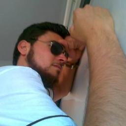 ‏لا تشكوا للناس جرحا انت صاحبه لا يؤلم الجرح الا من به الم