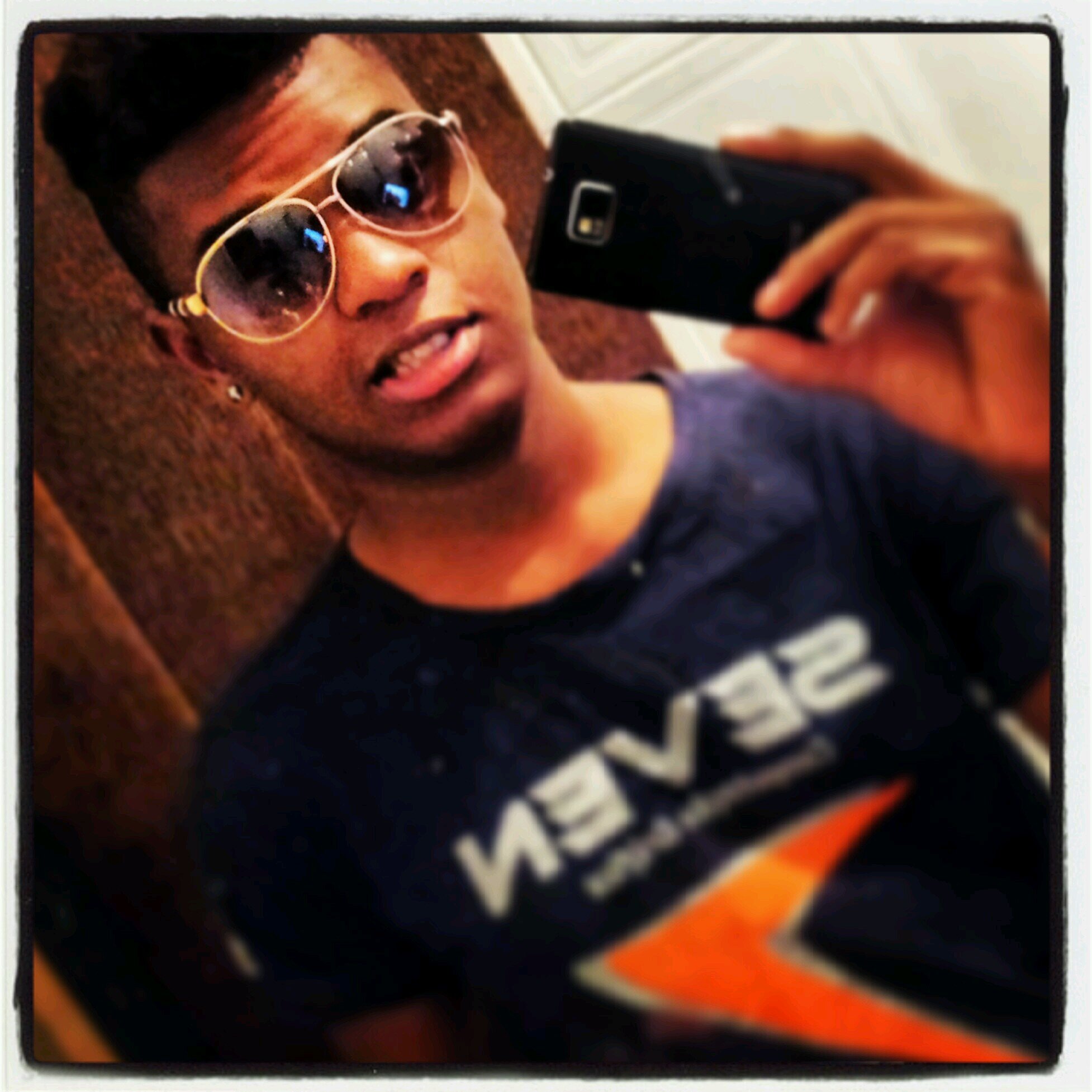 Gabriel Costa, 18 , Designer , Baterista, Jesus Freak, Estudante.... Ahh me segue ae e pronto