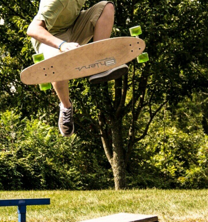 Cruising, Carving, Bombing Hills and Racing: Longboarding Worldwide -Enjoy!